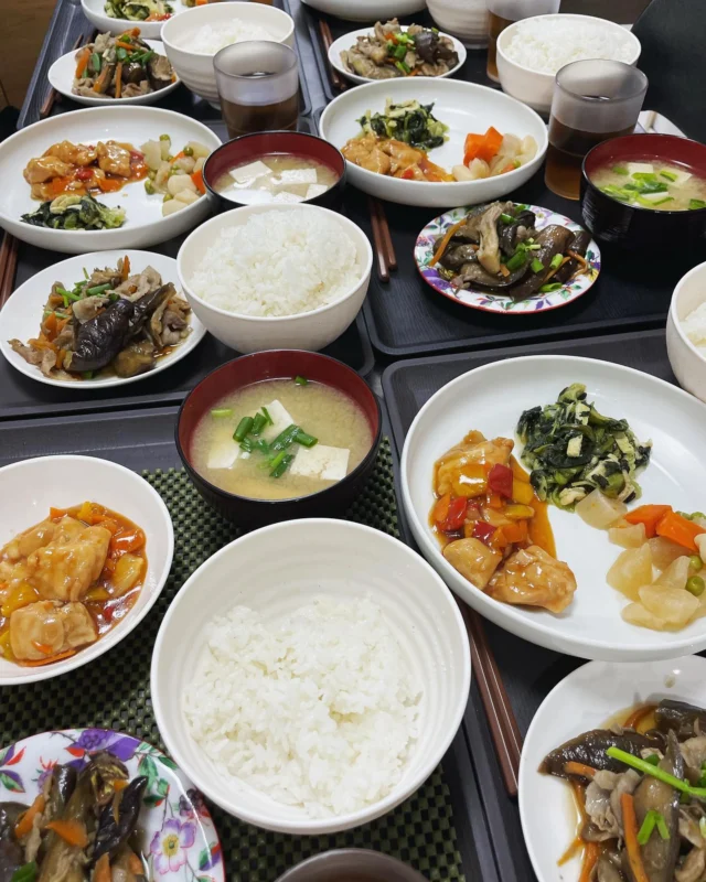 6月1日でルミナスも開所1年となります💐💐

本日の昼食🥗久々に投稿しましたお昼ご飯🍚

力つけて今日もお仕事皆様頑張られてました☺️✨
6月中に事業所の見学会を予定しております♪
日程は後日ご報告いたします✨
ご興味のある方は是非ご来所くださいネ⭐️

#就労継続支援Ｂ型#東大阪#作業所#障害者雇用#障害者支援
#就Ｂ#俊徳道#長瀬#福祉施設#お昼ごはん#利用者募集#はたらく